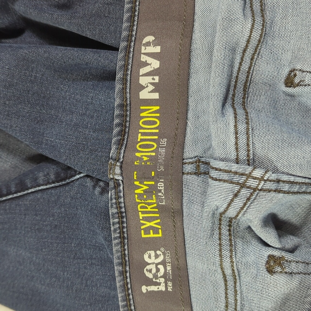 LEE Extreme Motion jeans 45/46 x 31/32 EUC - Picture 3 of 5